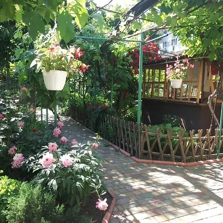 Guest House *